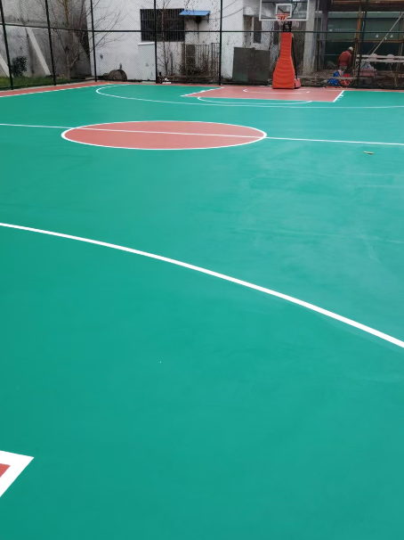 汉台 球场长期使用易出现地面开裂